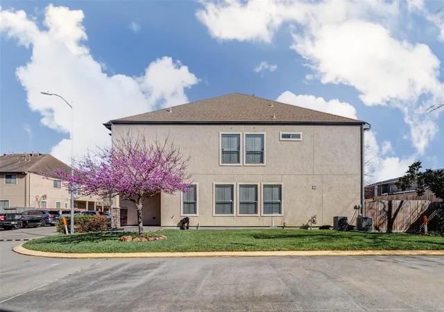 2nd image of 3043 Royal Oaks Grv, Houston, TX 77082 | MLS# 50140690