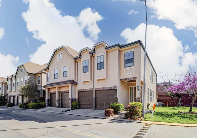 3rd image of 3043 Royal Oaks Grv, Houston, TX 77082 | MLS# 50140690