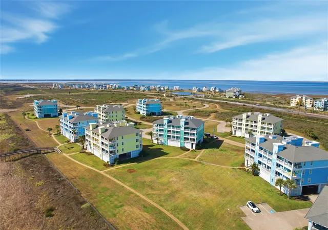 Listing Photo 5 - Condo for sale in building located at 26441 Cat Tail Dr, Galveston, TX 77554 - Unit #303