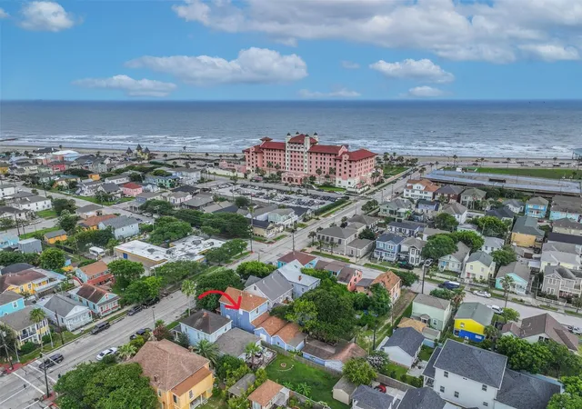 Photo 1 of Single family home for sale at 1713 Moody Ave, Galveston, TX 77550 | MLS# 32173860 | Listing updated on 2026-06-24