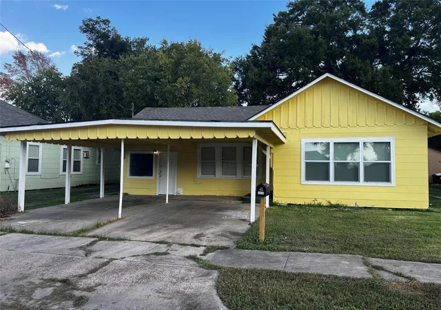 2nd image of 1018 N 2nd St, Baytown, TX 77520 | MLS# 82854231