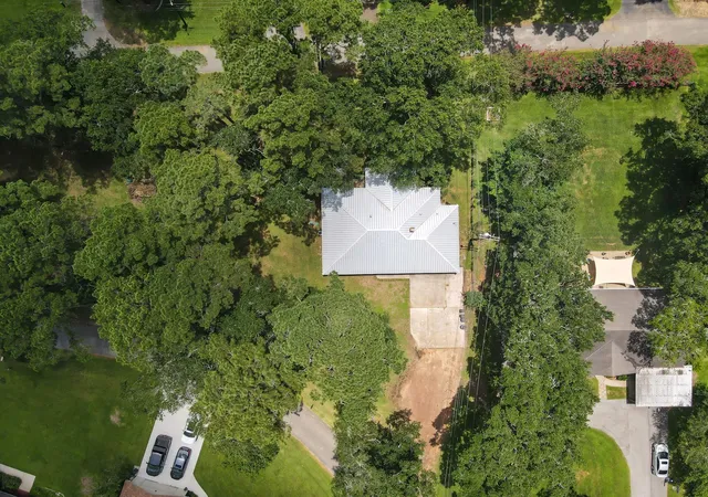 Photo 3 of Single family home for sale at 13544 Northshore Loop, Conroe, TX 77304 | MLS# 76330162 | Listing updated on 2026-08-01