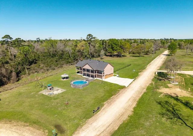 2nd image of 264 Falcon Pt, Onalaska, TX 77360 | MLS# 98549684
