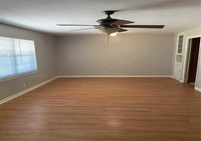 4th image of 1015 Oak Dr, Huntsville, TX 77320 | MLS# 65779507