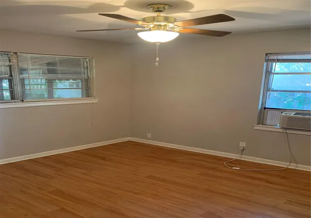 5th image of 1015 Oak Dr, Huntsville, TX 77320 | MLS# 65779507