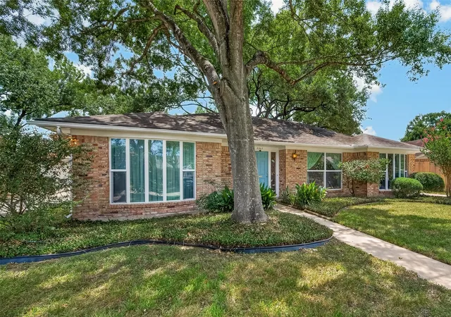2nd image of 8507 Langdon Ln, Houston, TX 77036 | MLS# 42647536