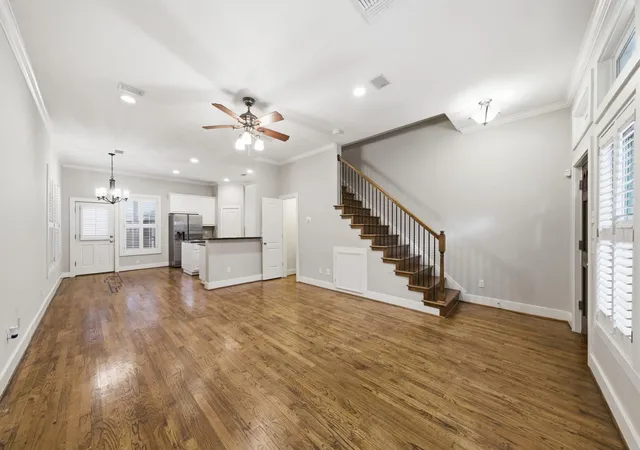 3rd image of 1118 Edwards St, Houston, TX 77007 | MLS# 47173585