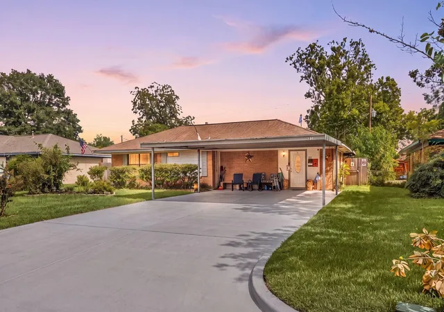 1st image of 207 Chandler Dr, Baytown, TX 77521 | MLS# 53326557