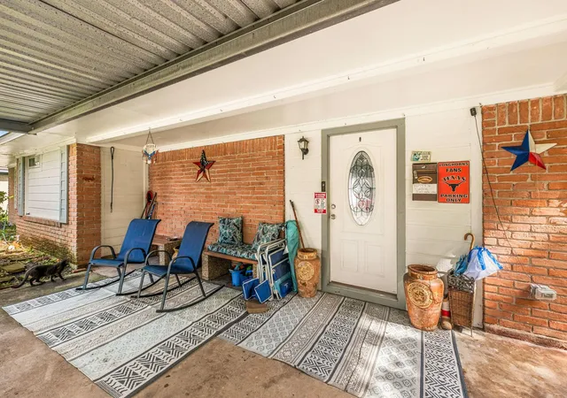 5th image of 207 Chandler Dr, Baytown, TX 77521 | MLS# 53326557