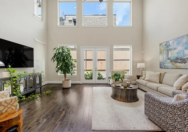 2nd image of 8418 Oak Leaf Point Dr, Houston, TX 77055 | MLS# 84284314