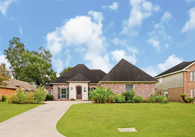 2nd image of 104 Mockingbird Ln, Bridge City, TX 77611 | MLS# 69816646