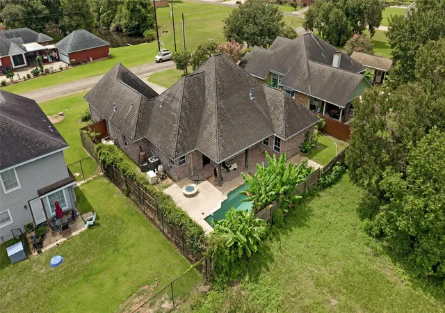 33rd image of 104 Mockingbird Ln, Bridge City, TX 77611 | MLS# 69816646