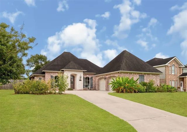 3rd image of 104 Mockingbird Ln, Bridge City, TX 77611 | MLS# 69816646