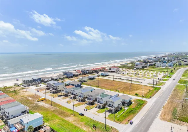2nd image of 143 W Palm St, Surfside Beach, TX 77541 | MLS# 28779252