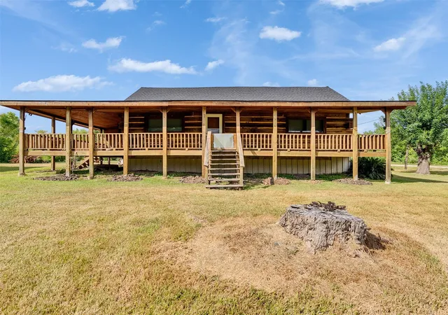 Photo 3 of Single family home for sale at 4703 Lake Dr, Brazoria, TX 77422 | MLS# 93527382 | Listing updated on 2026-08-29
