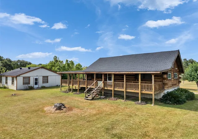 Photo 3 of Single family home for sale at 4703 Lake Dr, Brazoria, TX 77422 | MLS# 93527382 | Listing updated on 2026-08-29