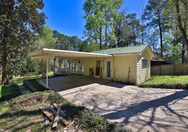 4th image of 400 Driftwood Dr, Goodrich, TX 77335 | MLS# 17531710