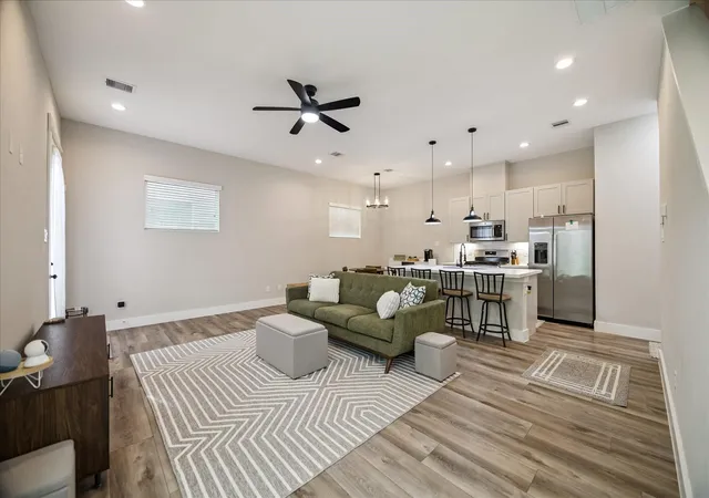 Photo 1 of Single family home for sale at 1193 W Tidwell Rd, Houston, TX 77091 | MLS# 47085943 | Listing updated on 2026-10-05