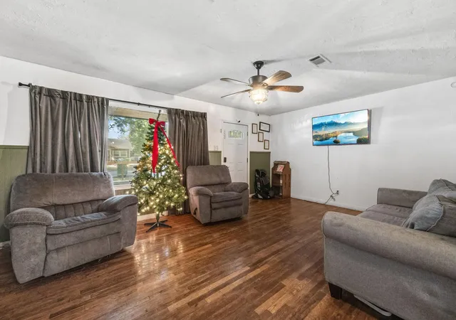 Photo 3 of Single family home for sale at 412 Dunnam Ave, Cleveland, TX 77327 | MLS# 32618548 | Listing updated on 2026-07-25