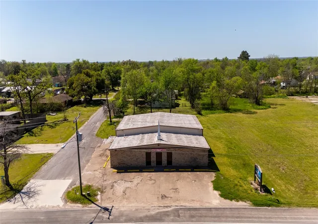 Homes for sale in Madisonville, TX | 601 N May St, Madisonville, TX 77864 | MLS# 93485246