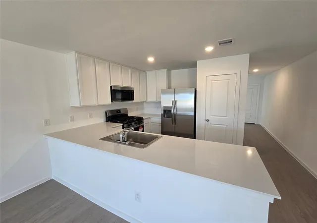2nd image of 658 Maria Elena Wy, Cleveland, TX 77327 | MLS# 58065126
