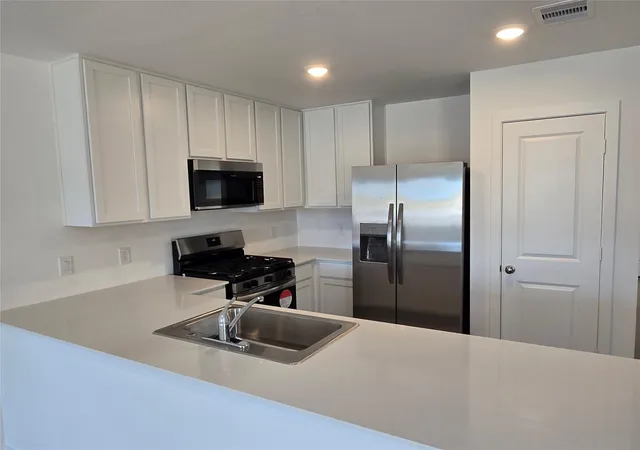 3rd image of 658 Maria Elena Wy, Cleveland, TX 77327 | MLS# 58065126