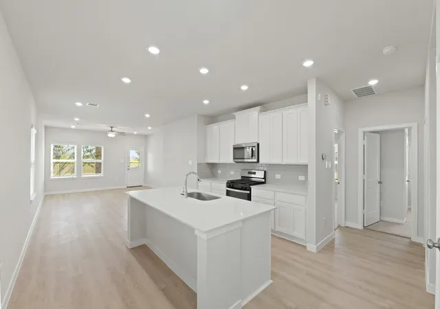 5th image of 360 Long Branch Dr, Dayton, TX 77535 | MLS# 7546809