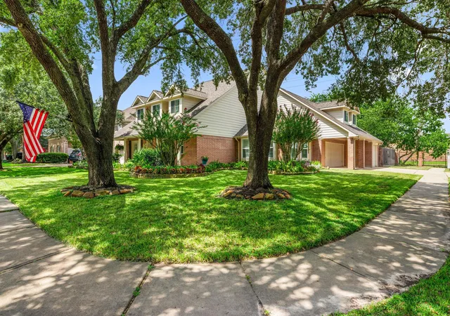 Photo 3 of Single family home for sale at 24202 Falcon Point Dr, Katy, TX 77494 | MLS# 3552595 | Listing updated on 2026-09-19