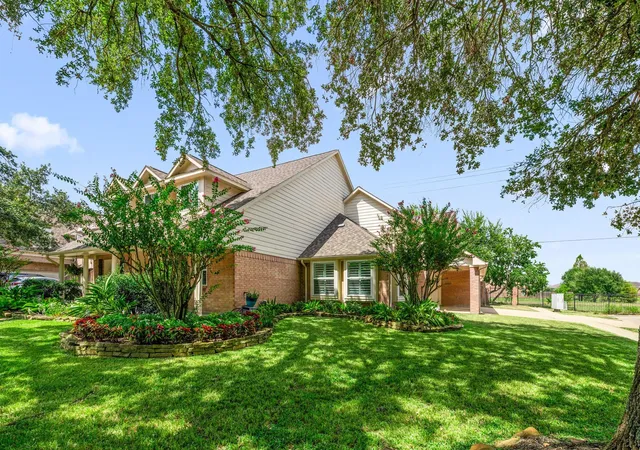 Photo 3 of Single family home for sale at 24202 Falcon Point Dr, Katy, TX 77494 | MLS# 3552595 | Listing updated on 2026-09-19