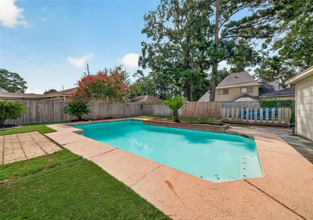 Photo 1 of Single family home for sale at 5727 Green Springs Dr, Houston, TX 77066 | MLS# 40113526 | Listing updated on 2026-09-20