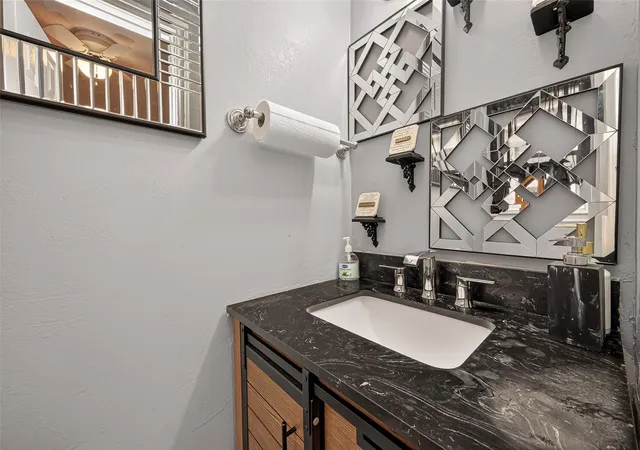 Photo 4 of Single family home for sale at 5727 Green Springs Dr, Houston, TX 77066 | MLS# 40113526 | Listing updated on 2026-09-20