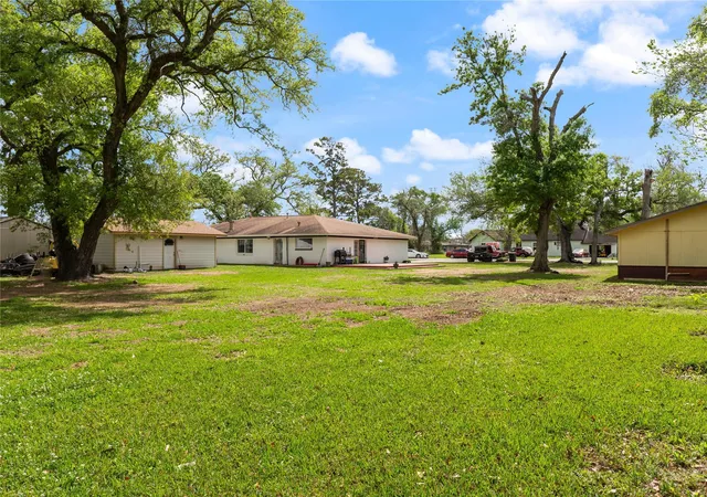 Photo 3 of Single family home for sale at 496 James St, Clute, TX 77531 | MLS# 28667906 | Listing updated on 2026-04-14