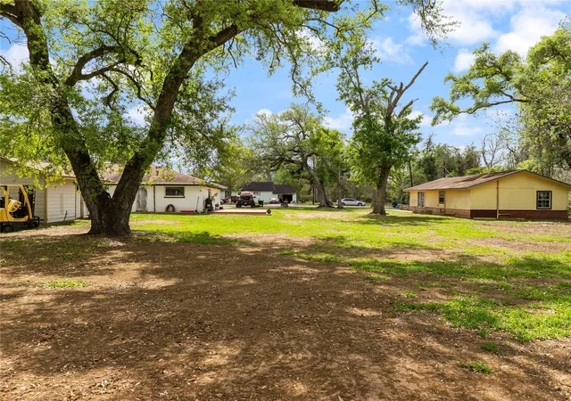 Photo 4 of Single family home for sale at 496 James St, Clute, TX 77531 | MLS# 28667906 | Listing updated on 2026-04-14