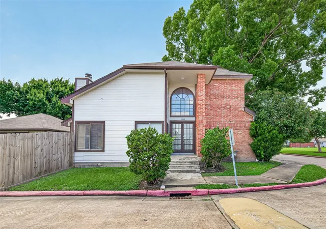 Photo 2 of Single family home for sale at 13823 Royal Oak St, Houston, TX 77083 | MLS# 2239815 | Listing updated on 2026-09-21