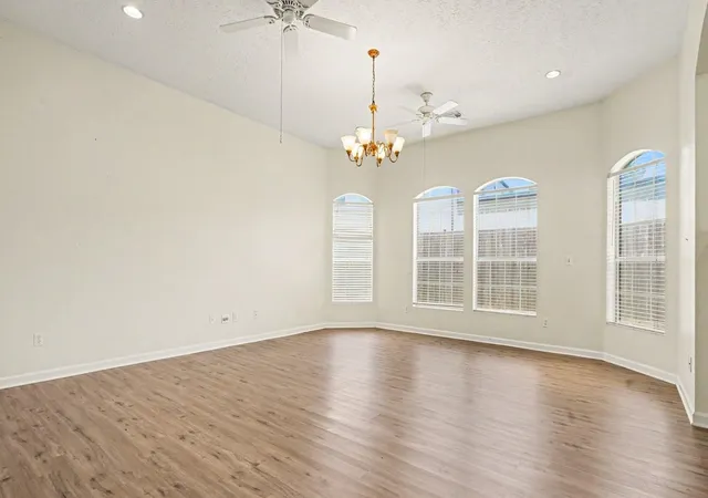 4th image of 426 27Th St, Dickinson, TX 77539 | MLS# 24083112