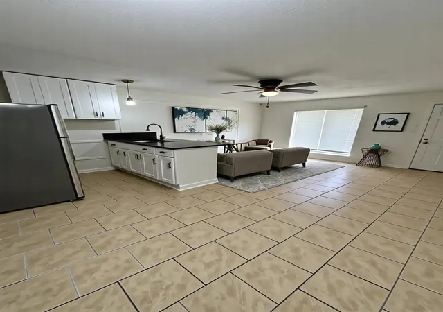 5th image of 7610 Red Robin Ln, Houston, TX 77075 | MLS# 57513233