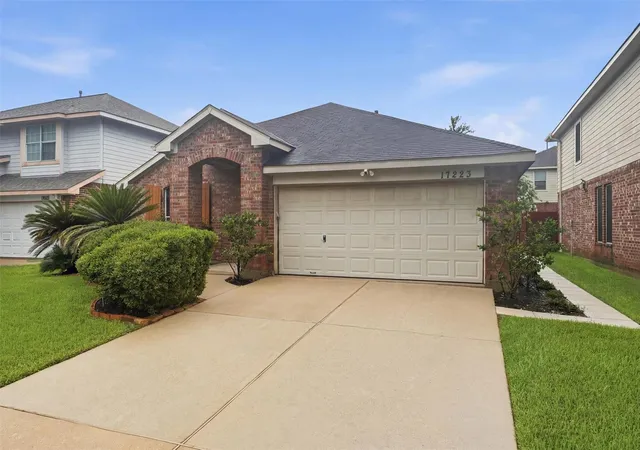 Photo 2 of Single family home for sale at 17223 Brookhollow Grv Ct, Houston, TX 77084 | MLS# 87580874 | Listing updated on 2026-09-02
