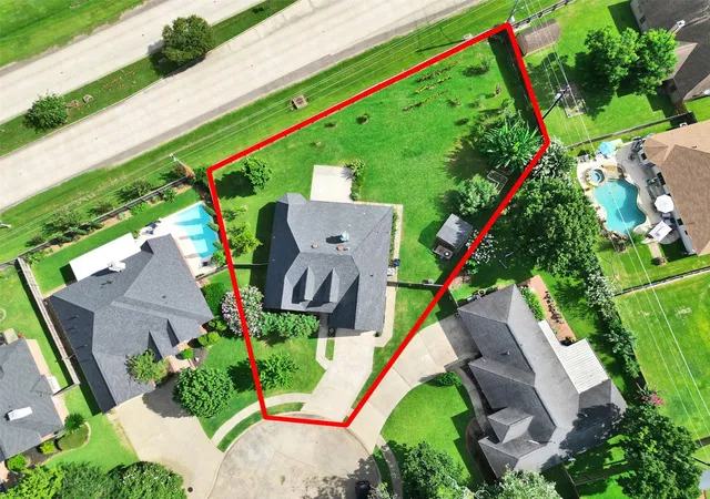 2nd image of 121 Jamestown Ave, Clute, TX 77531 | MLS# 50791336