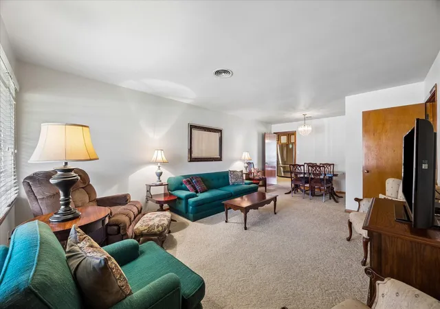 3rd image of 4620 Averill St, Houston, TX 77009 | MLS# 76346170