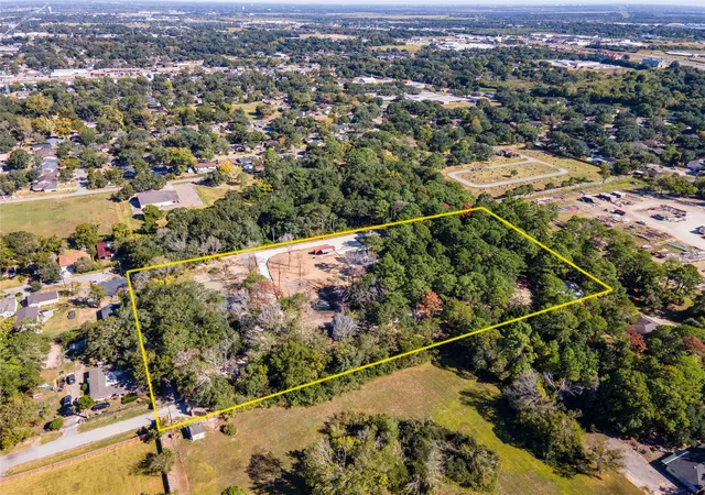 1st image of 225 Foster St, Alvin, TX 77511 | MLS# 12269865