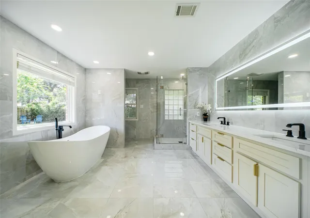 Photo 1 of Sale Pending at 10131 Whiteside Ln, Houston, TX 77043 | MLS# 62991482 | Listing updated on 2026-09-20