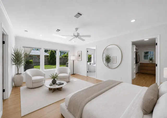 Photo 3 of Sale Pending at 10131 Whiteside Ln, Houston, TX 77043 | MLS# 62991482 | Listing updated on 2026-09-20