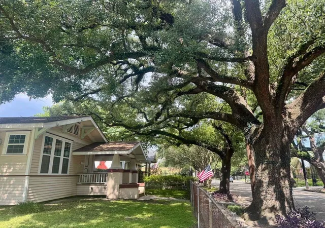 Photo 3 of Single family home for sale at 309 Bayland Ave, Houston, TX 77009 | MLS# 423853 | Listing updated on 2026-07-09