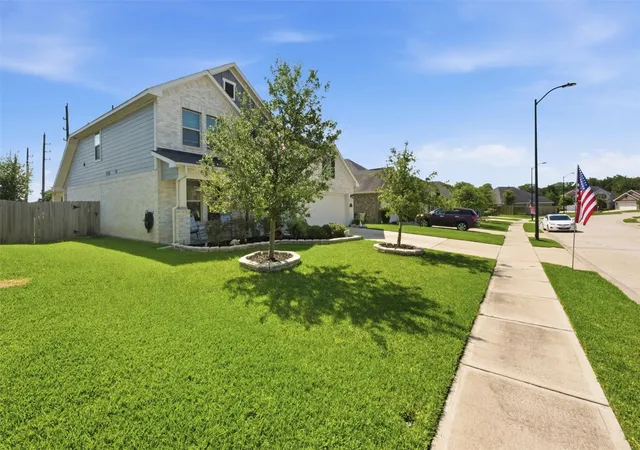 Photo 2 of Single family home for sale at 8411 Delta Dl Dr, Fulshear, TX 77441 | MLS# 63335786 | Listing updated on 2026-06-21