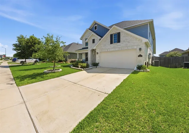Photo 3 of Single family home for sale at 8411 Delta Dl Dr, Fulshear, TX 77441 | MLS# 63335786 | Listing updated on 2026-06-21