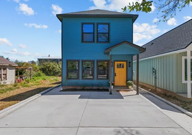 1st image of 125 4th St, Dickinson, TX 77539 | MLS# 92034567