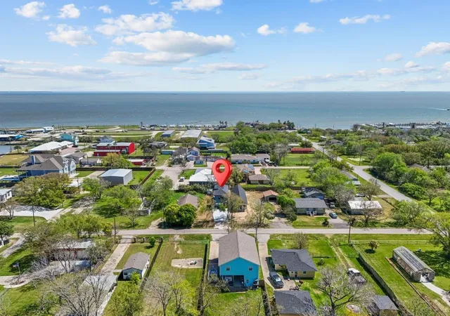 5th image of 125 4Th St, Dickinson, TX 77539 | MLS# 92034567