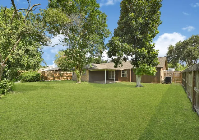 2nd image of 414 E Lambuth Ln, Deer Park, TX 77536 | MLS# 50328928