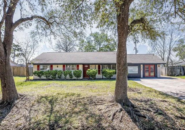 Homes for sale in Baytown, TX | 109 Staples Dr, Baytown, TX 77523 | MLS# 3935418