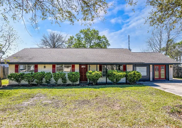 Homes for sale in Baytown, TX | 109 Staples Dr, Baytown, TX 77523 | MLS# 3935418